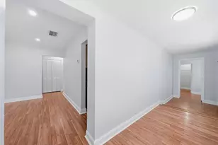 9310 N Dartmouth Ave, Tampa, FL 33612 - Photo 5