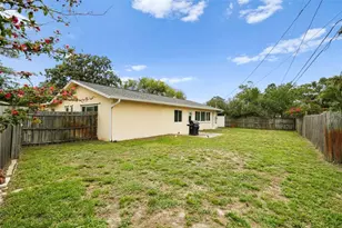 2169 Pine Ridge Dr, Clearwater, FL 33763 - Photo 9