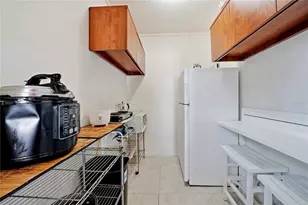6033 Ambassador Dr, Tampa, FL 33615 - Photo 27