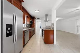 6033 Ambassador Dr, Tampa, FL 33615 - Photo 27
