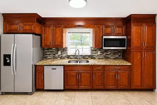 6033 Ambassador Dr, Tampa, FL 33615 - Photo 3