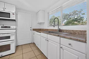 1162 Highland St N, Saint Petersburg, FL 33701 - Photo 3