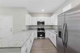 5029 Finders Ct, Tampa, FL 33617 - Photo 5