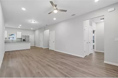 5029 Finders Ct, Tampa, FL 33617 - Photo 3
