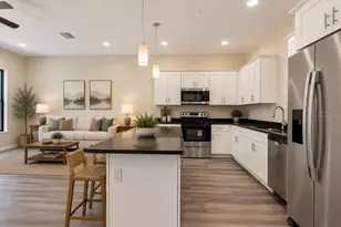 4345 Cambio Gdns Ct, Tampa, FL 33610 - Photo 9