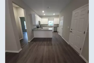 5025 Finders Court, Tampa, FL 33617 - Photo 3