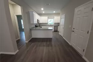 5025 Finders Ct, Tampa, FL 33617 - Photo 3