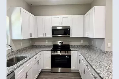 5008 Finders Court, Tampa, FL 33617 - Photo 5