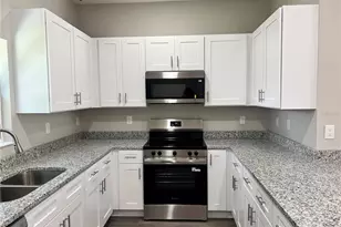 5008 Finders Ct, Tampa, FL 33617 - Photo 5
