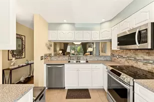 3001 58th Ave S, Saint Petersburg, FL 33712 - Photo 9