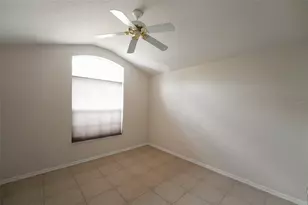 19127 Weymouth Dr, Land O Lakes, FL 34638 - Photo 5