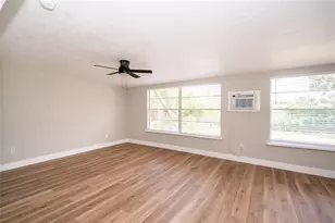 415 Country Club Dr, Oldsmar, FL 34677 - Photo 9