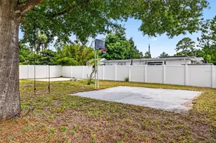 1601 E Paris St, Tampa, FL 33610 - Photo 43