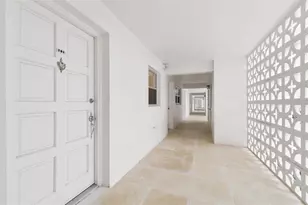 1100 N Shore Dr NE, Saint Petersburg, FL 33701 - Photo 5