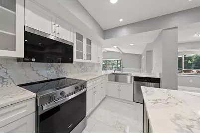 13903 Oberlin Manor Way, Tampa, FL 33613 - Photo 15