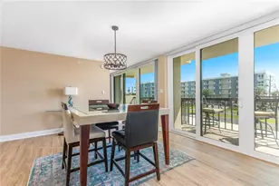 400 Island Way, Clearwater Beach, FL 33767 - Photo 5