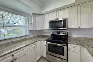 5102 Lawnton Ct, Tampa, FL 33624 - Photo 11