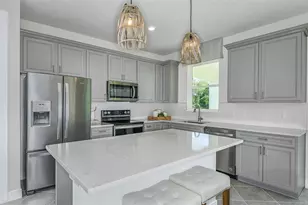 11119 Sycamore Glen Loop, Thonotosassa, FL 33592 - Photo 5