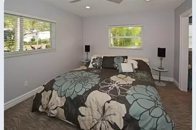 7020 Mango Avenue S, Saint Petersburg, FL 33707 - Photo 25