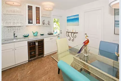 7020 Mango Avenue S, Saint Petersburg, FL 33707 - Photo 13