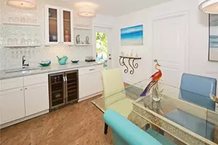 7020 Mango Ave S, Saint Petersburg, FL 33707 - Photo 13