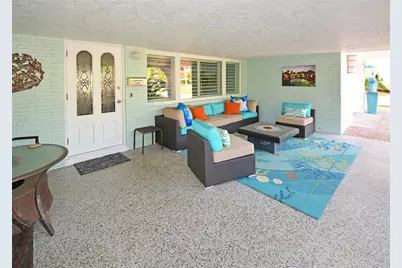 7020 Mango Avenue S, Saint Petersburg, FL 33707 - Photo 5