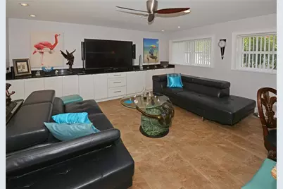 7020 Mango Avenue S, Saint Petersburg, FL 33707 - Photo 19