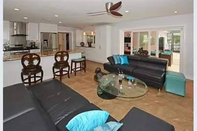 7020 Mango Avenue S, Saint Petersburg, FL 33707 - Photo 21