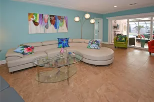 7020 Mango Ave S, Saint Petersburg, FL 33707 - Photo 7