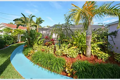 7020 Mango Avenue S, Saint Petersburg, FL 33707 - Photo 51