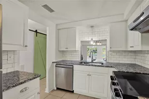 4115 Hampton Dr, New Port Richey, FL 34652 - Photo 3