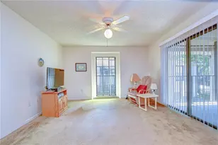4008 Ashford Green Pl, Tampa, FL 33613 - Photo 13