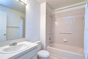 4008 Ashford Green Pl, Tampa, FL 33613 - Photo 23