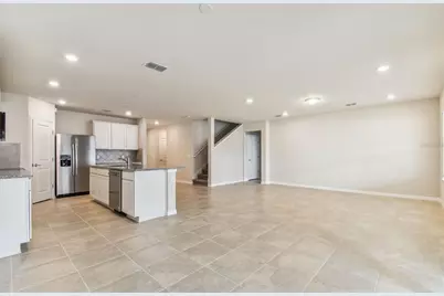 11118 Sycamore Glen Loop, Thonotosassa, FL 33592 - Photo 5