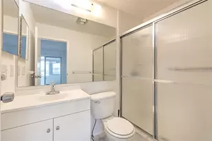 401 Dorchester Pl, Sun City Center, FL 33573 - Photo 21