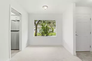 11562 W Bayshore Dr, Crystal River, FL 34429 - Photo 9