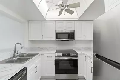 11562 W Bayshore Drive, Crystal River, FL 34429 - Photo 11