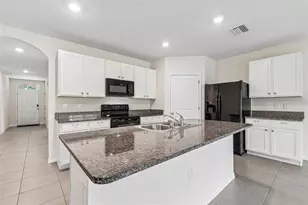 35525 Stella Vast Dr, Zephyrhills, FL 33541 - Photo 21
