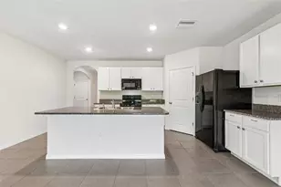 35525 Stella Vast Dr, Zephyrhills, FL 33541 - Photo 23