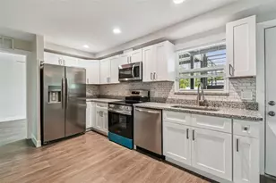 650 E Tarpon Ave, Tarpon Springs, FL 34689 - Photo 19