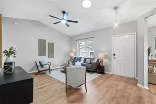 8175 Sturbridge Ct, Weeki Wachee, FL 34613 - Photo 3