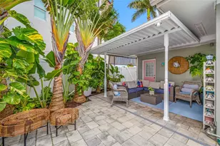 560 79th St S, Saint Petersburg, FL 33707 - Photo 45