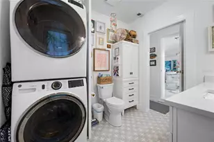 560 79th St S, Saint Petersburg, FL 33707 - Photo 39