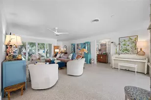 560 79th St S, Saint Petersburg, FL 33707 - Photo 11
