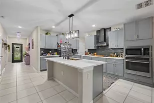 7088 King Crk Dr, Sun City Center, FL 33573 - Photo 11
