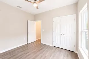 5028 Finders Ct, Tampa, FL 33617 - Photo 17