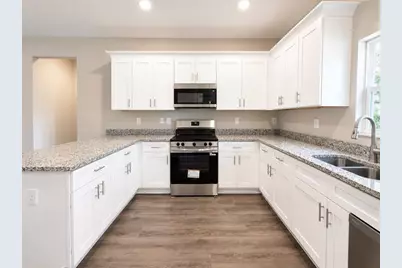 5028 Finders Court, Tampa, FL 33617 - Photo 5