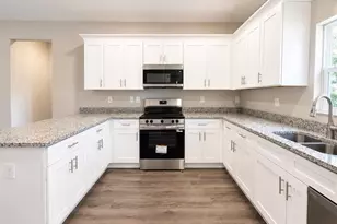 5028 Finders Ct, Tampa, FL 33617 - Photo 5