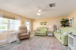 9259 142nd St, Seminole, FL 33776 - Photo 7