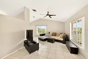 1400 Club Dr, Tarpon Springs, FL 34689 - Photo 3